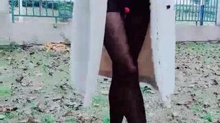 哇，好性感，好骚~粉嫩蜜桃穴林仙儿~眼大B美，颜值也挺不错的哦~等哥哥来操BB~共度良宵！