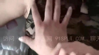 【主播】闷骚的小仙女甜甜露脸看着很清纯，没想到纹身这么多，粉嫩骚逼奶子也很翘，淫声浪语真想干她